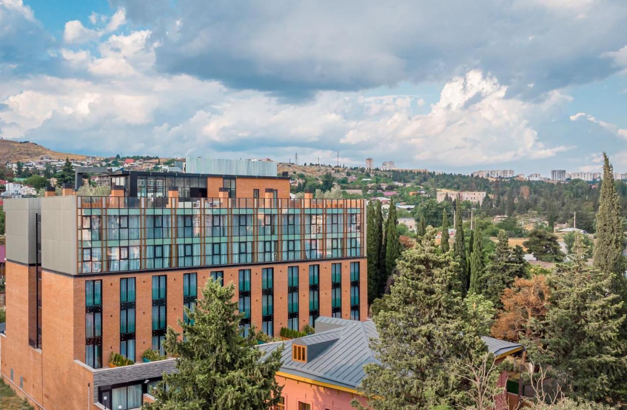 Hotel Ramada By Wyndham Tbilisi Old City Exterior foto